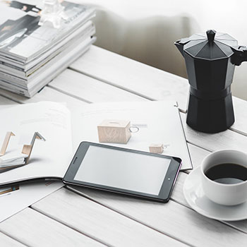 球场上的华丽一幕，团队配合默契无间