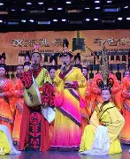 尼斯领袖迪安日，见证两回合内力铭盛盛赏赏的简单介绍